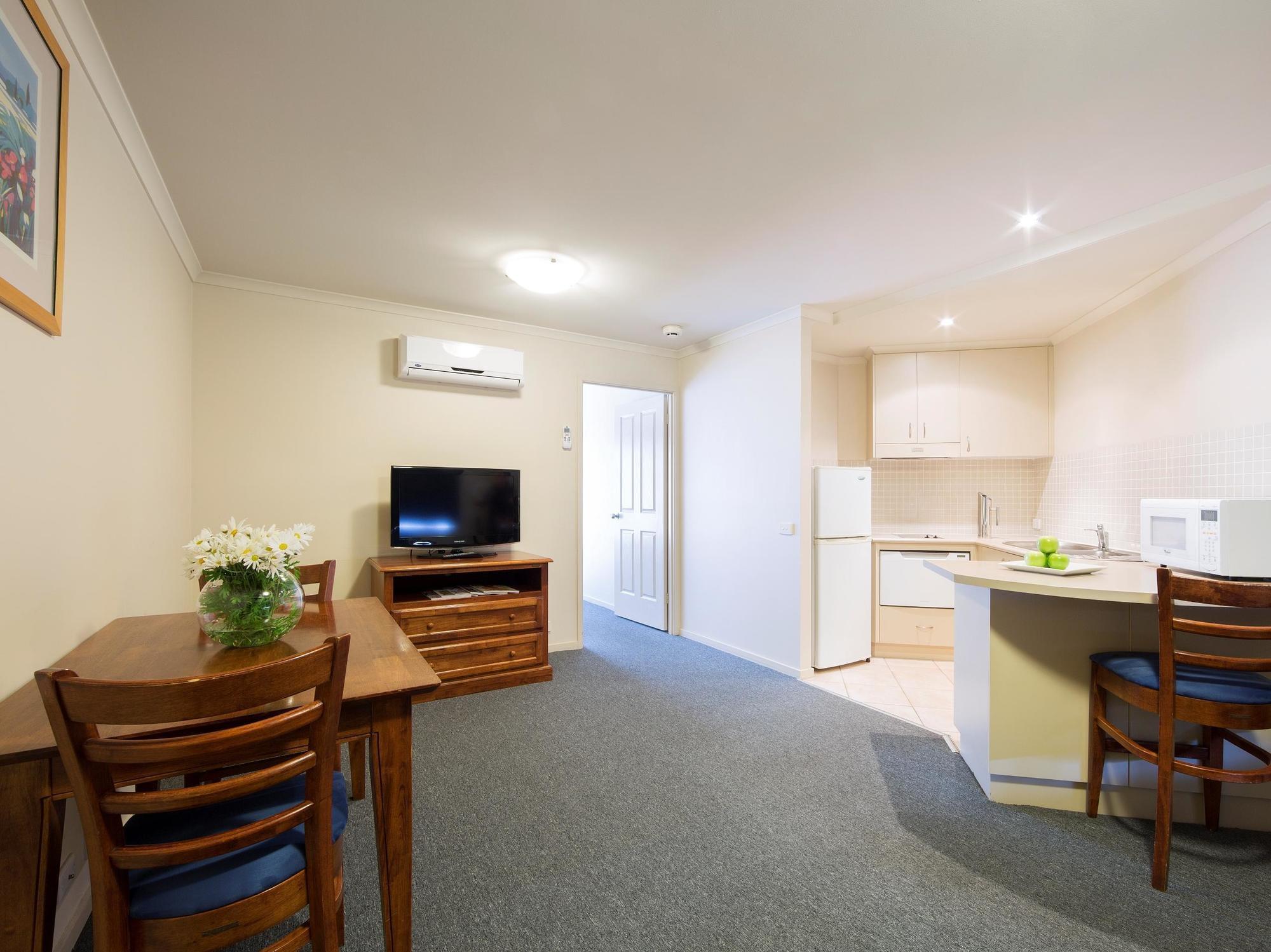 Canberra Parklands Central Apartment Hotel Official Bagian luar foto