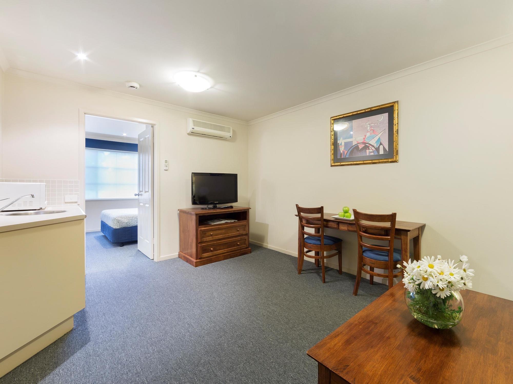 Canberra Parklands Central Apartment Hotel Official Bagian luar foto