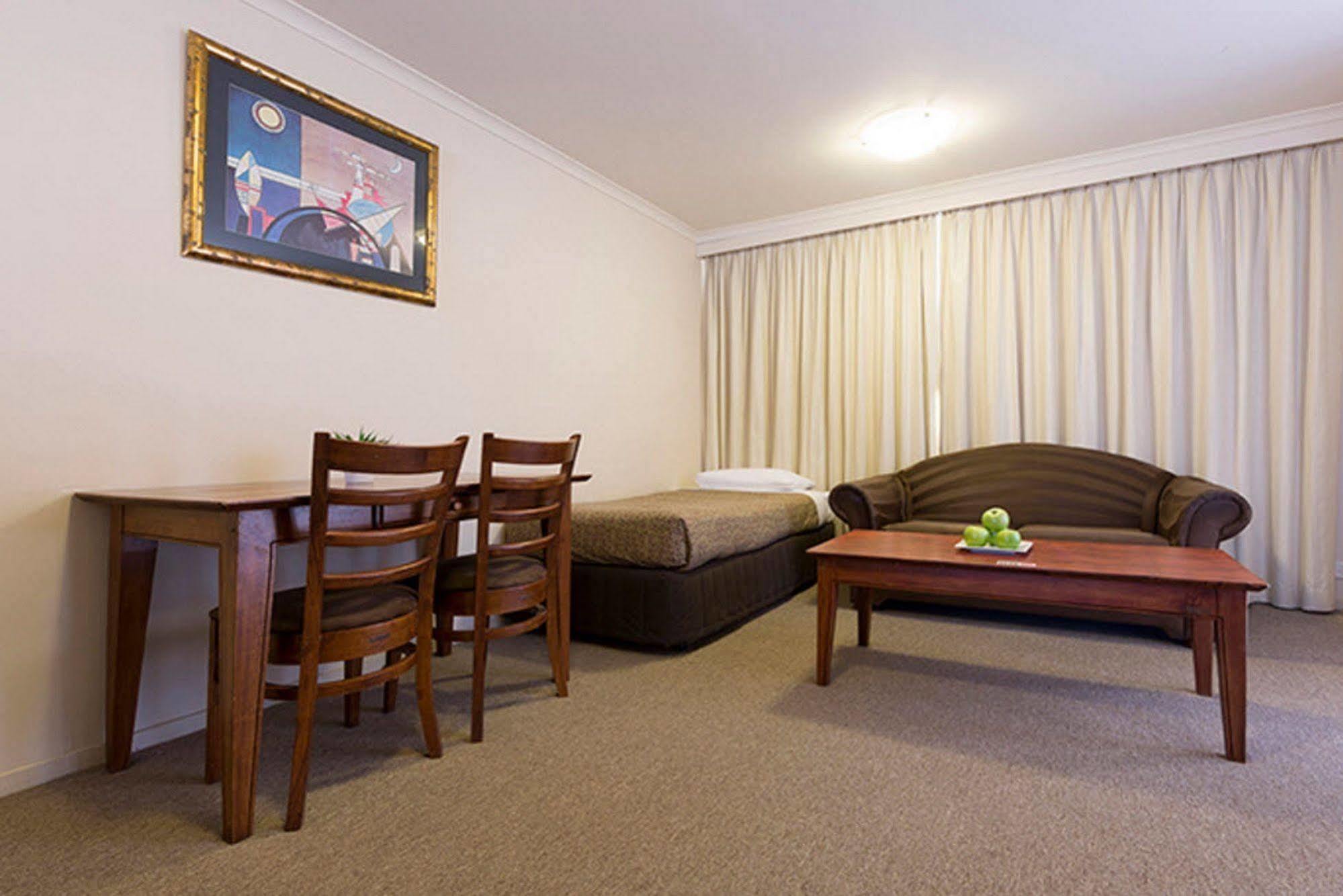 Canberra Parklands Central Apartment Hotel Official Bagian luar foto